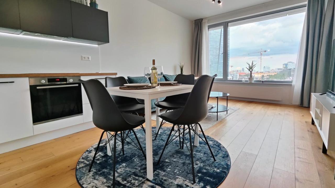 Beautiful 1 - Bedroom Apartment In Downtown Bratislava Buitenkant foto