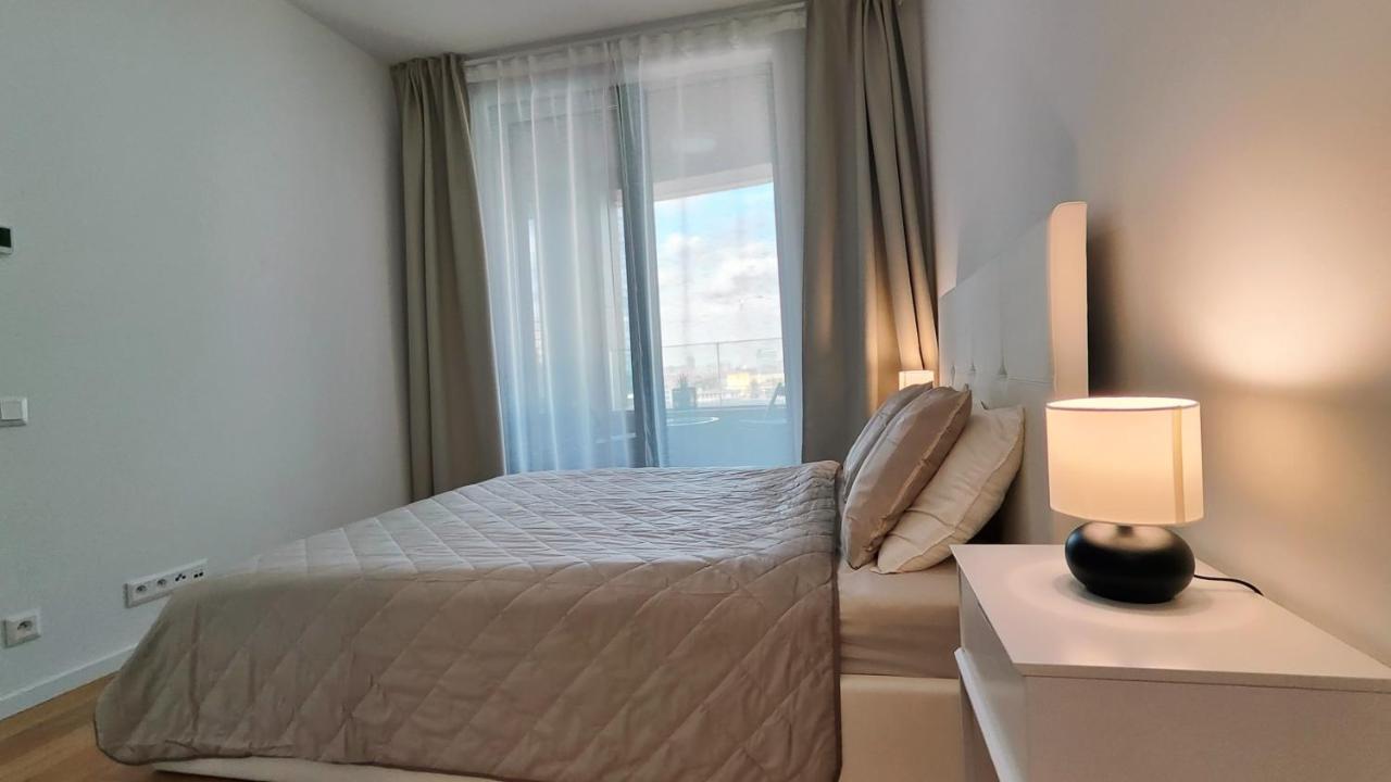Beautiful 1 - Bedroom Apartment In Downtown Bratislava Buitenkant foto